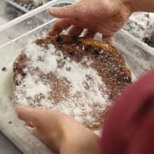 Charger l'image dans la galerie, Stollen allemand - Gâteau de Noël (750g)